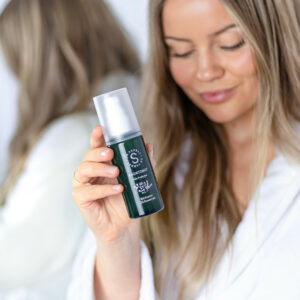 Ansiktsmist – Detta händer med huden under dagen